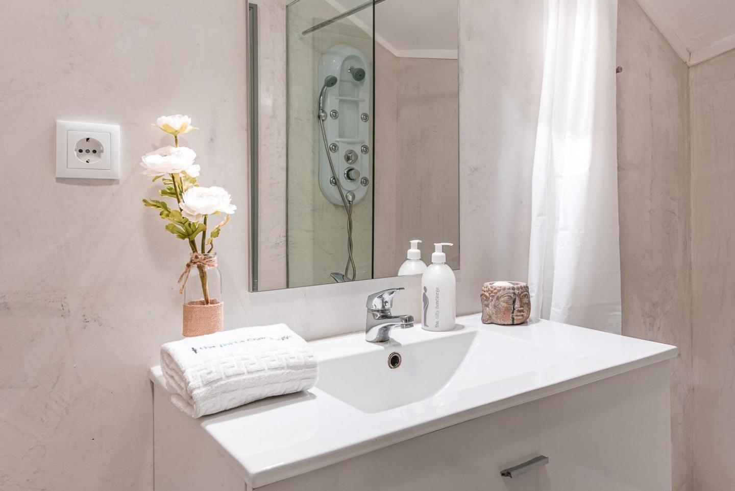 Apartament Guestready - Red Stripes *